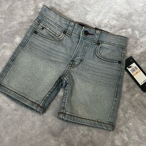 Tommy Hilfiger RT:$45 Stylish Denim Light wash Shorts size 2T Boys Toddler
